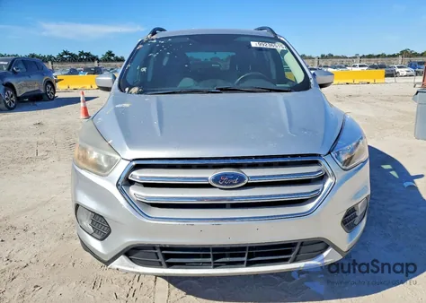 2018 Ford Escape Se из США, поврежденный, VIN 1FMCU9GD3JUC61191